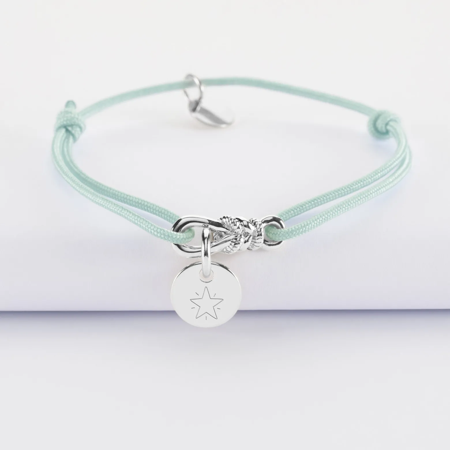 Bracelet enfant personnalisé cordon "Le lien" et médaille gravée argent 10 mm - HappyBulle x Lilylovesfashion