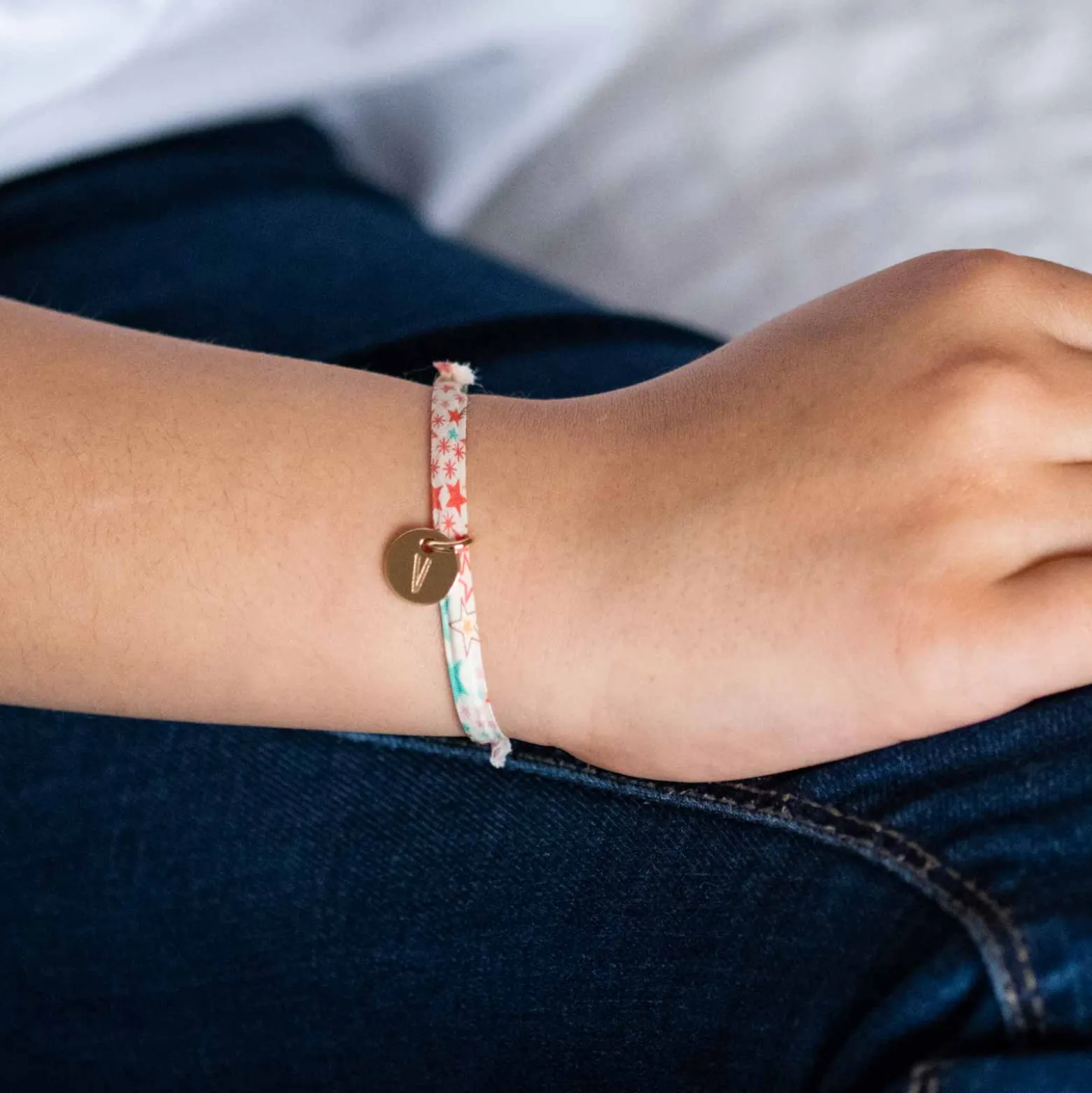 Bracelet enfant personnalisé Liberty médaille gravée plaqué or 10 mm