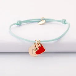 Bracelet enfant personnalisé médaille gravée plaqué or 10 mm et breloque coeur email 10 mm