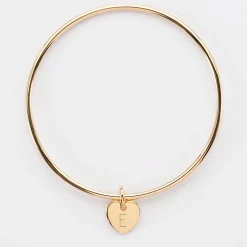 Bracelet enfant personnalisé jonc plaqué or médaille gravée initiale coeur 10 mm