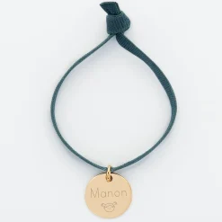 Bracelet enfant personnalisé cordon élastique médaille gravée plaqué or 15 mm