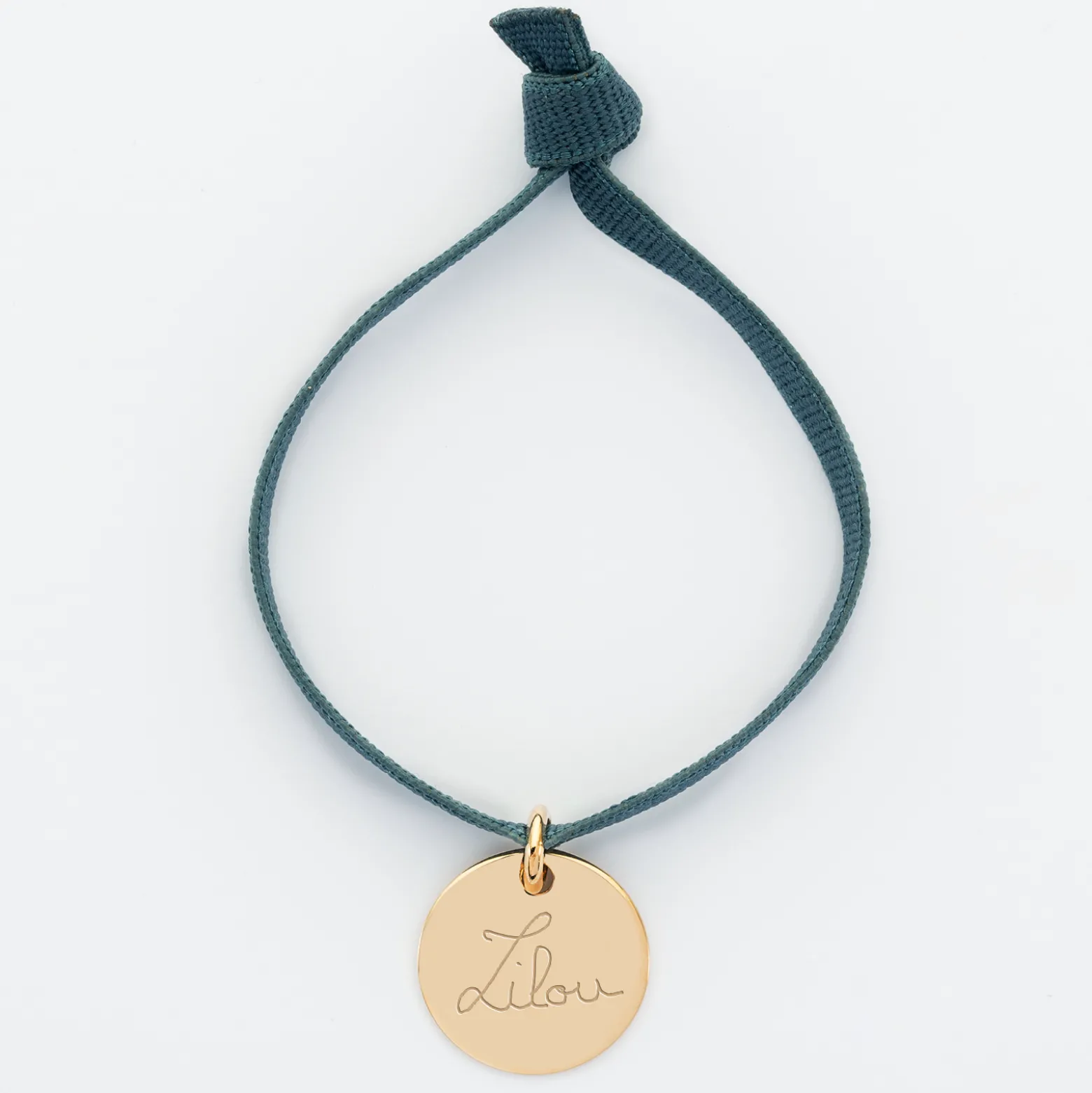 Bracelet enfant personnalisé cordon élastique médaille gravée plaqué or 15 mm