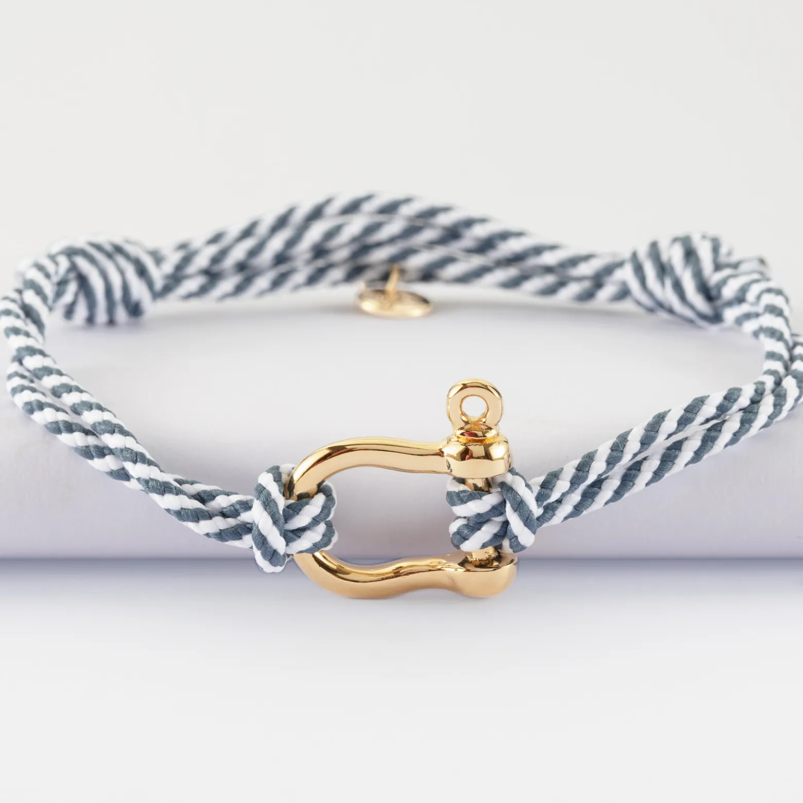 Bracelet homme cordon marin double tressé manille plaqué or 20 mm