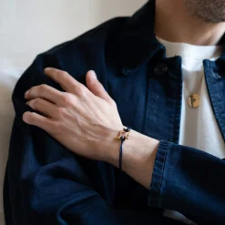 Bracelet homme cordon simple manille plaqué or 15 mm