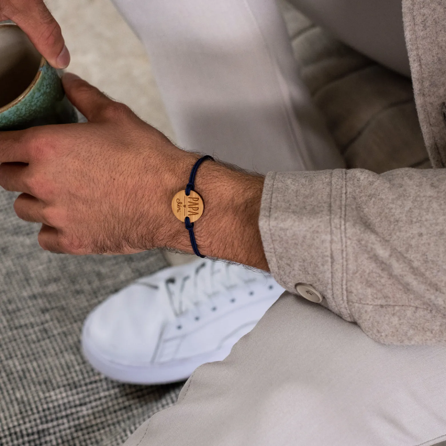 Bracelet homme médaille gravée bois ronde 21 mm - Edition spéciale "Papa Chéri"