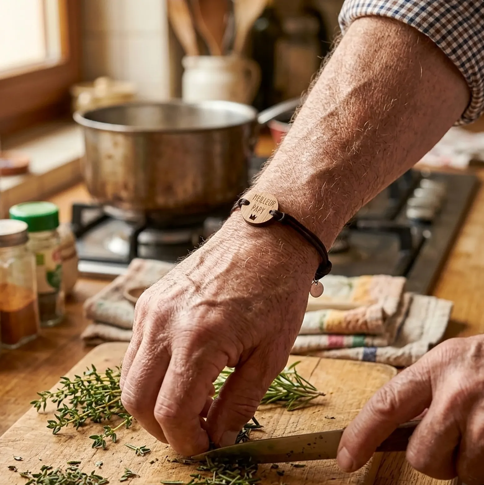 Bracelet homme médaille gravée bois ronde 21 mm - Edition spéciale "Meilleur papy"