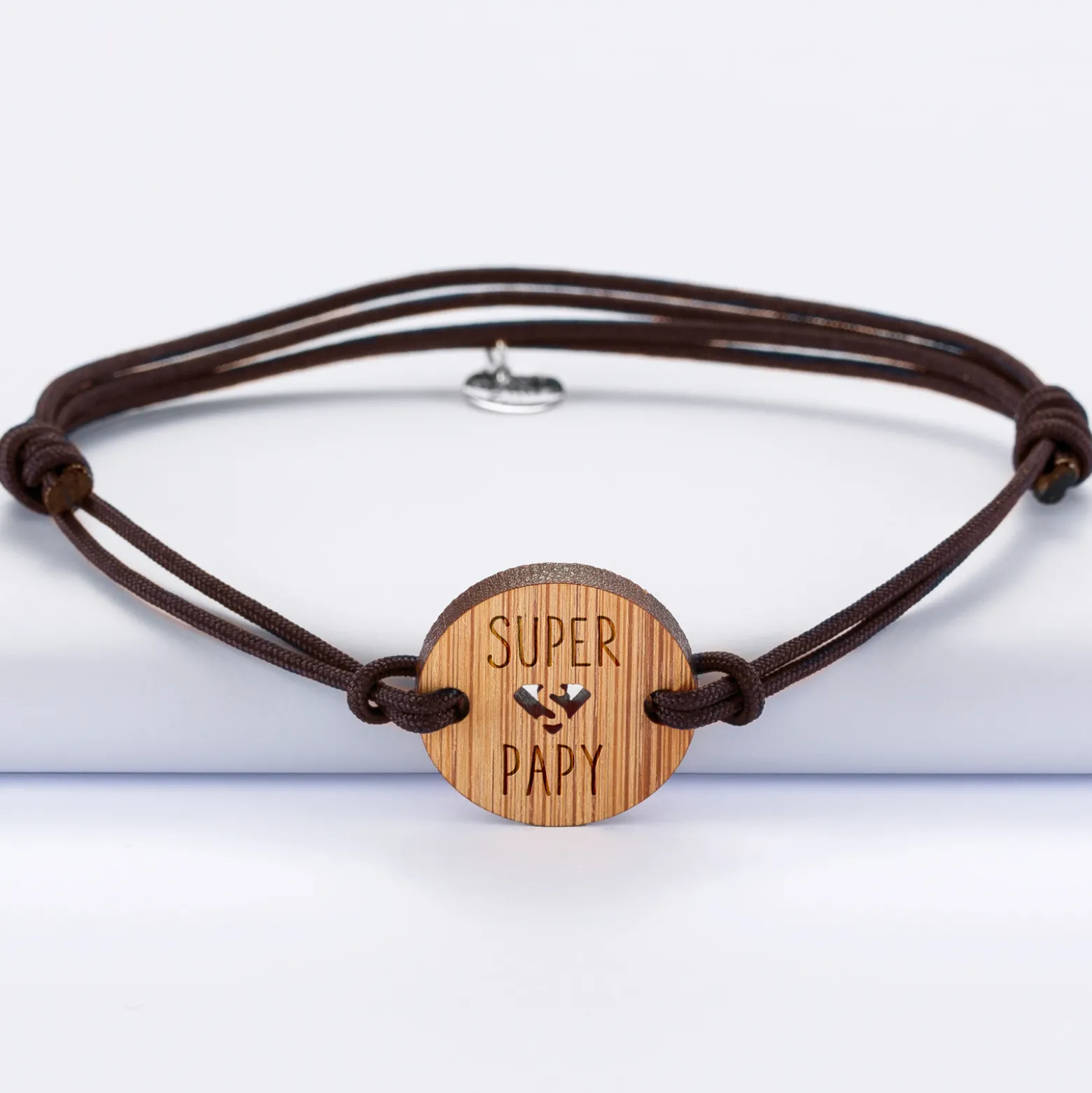 Bracelet homme médaille gravée bois ronde 21 mm - Edition spéciale "Super Papy"