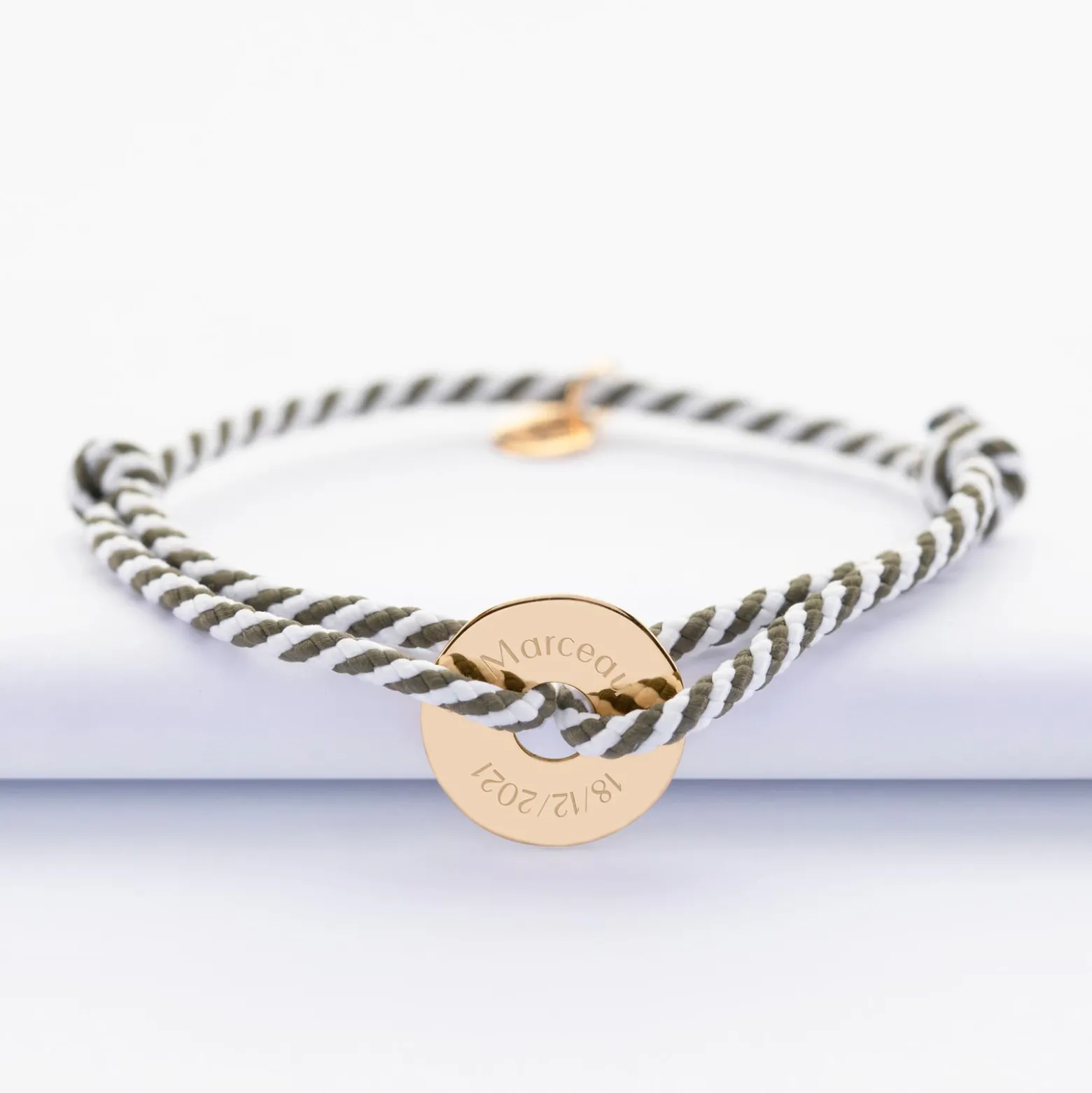 Bracelet homme personnalisé cordon marin tressé médaille gravée plaqué or cible 16 mm