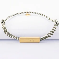Bracelet homme personnalisé cordon tressé double médaille gravée acier doré cube rectangulaire 25x5x5 mm