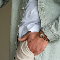 Bracelet homme personnalisé cordon cuir simple médaille gravée argent 2 trous 20 mm