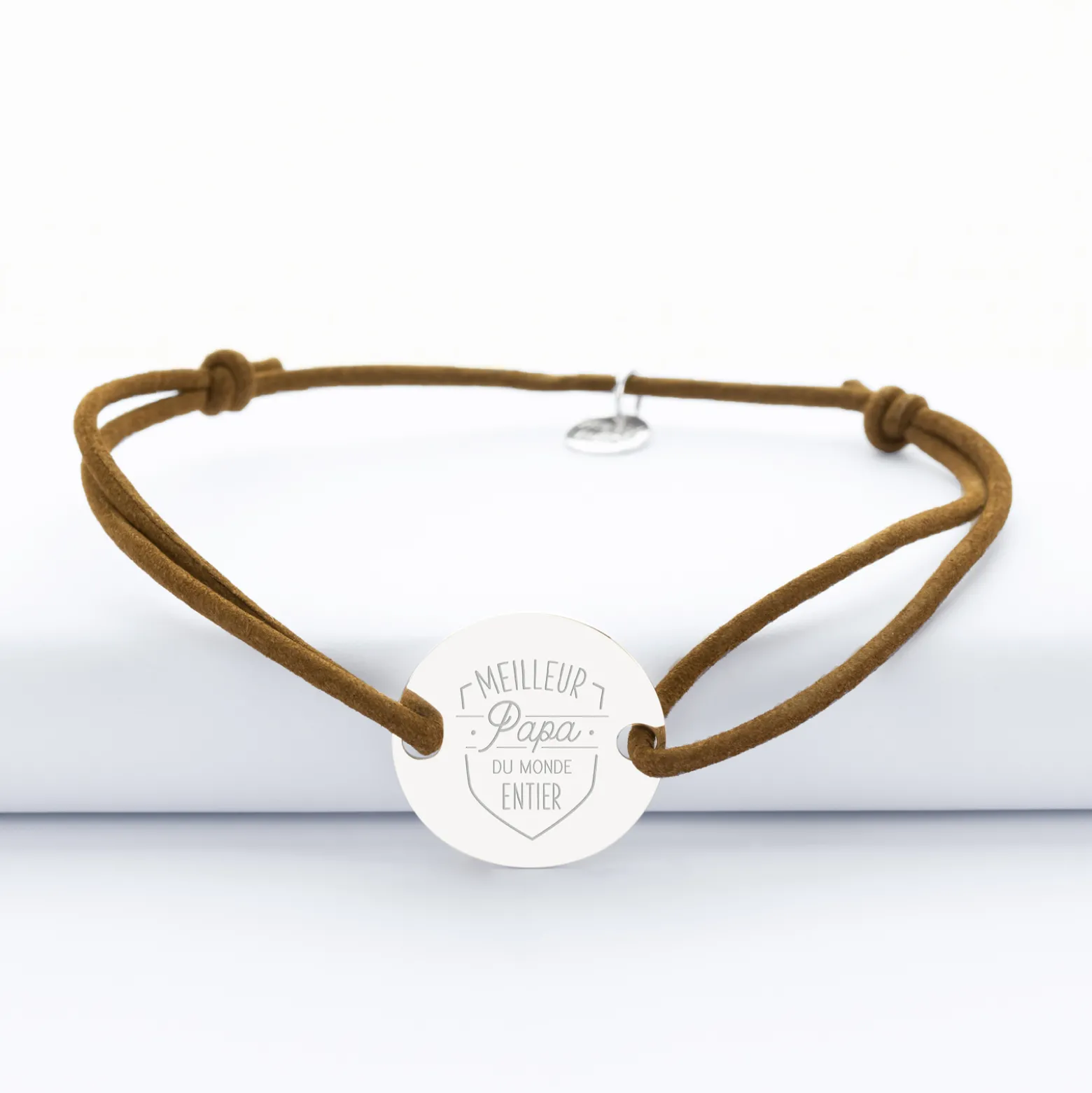 Bracelet homme personnalisé cordon cuir simple médaille gravée argent 2 trous 20 mm