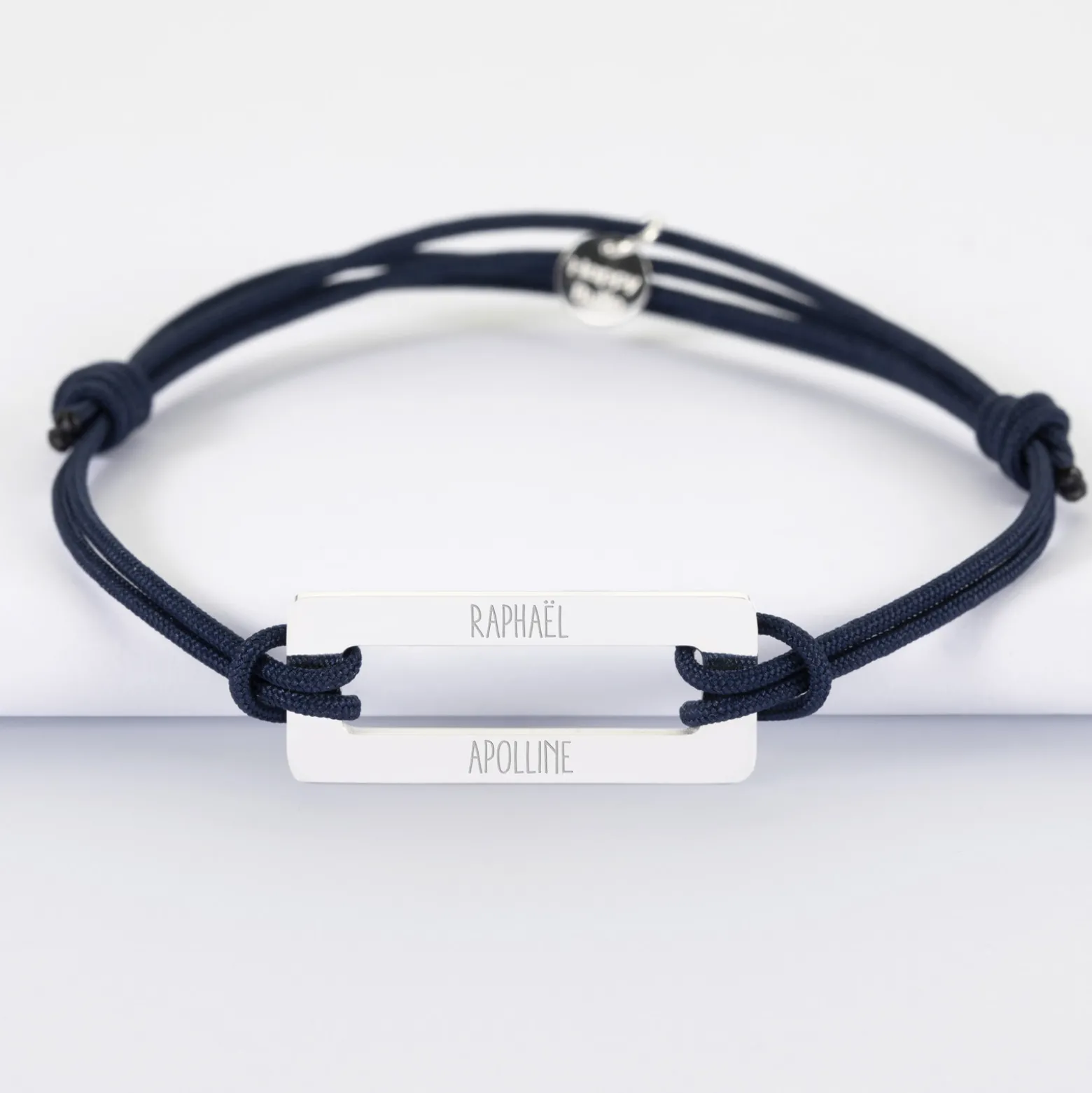 Bracelet homme personnalisé cordon double médaille gravée acier rectangle évidé 32x14 mm