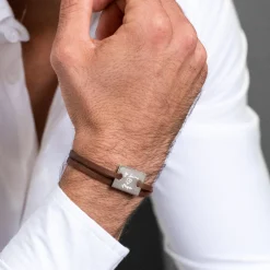 Bracelet homme personnalisé cuir médaille gravée argent rectangle 2 trous 23x16 mm