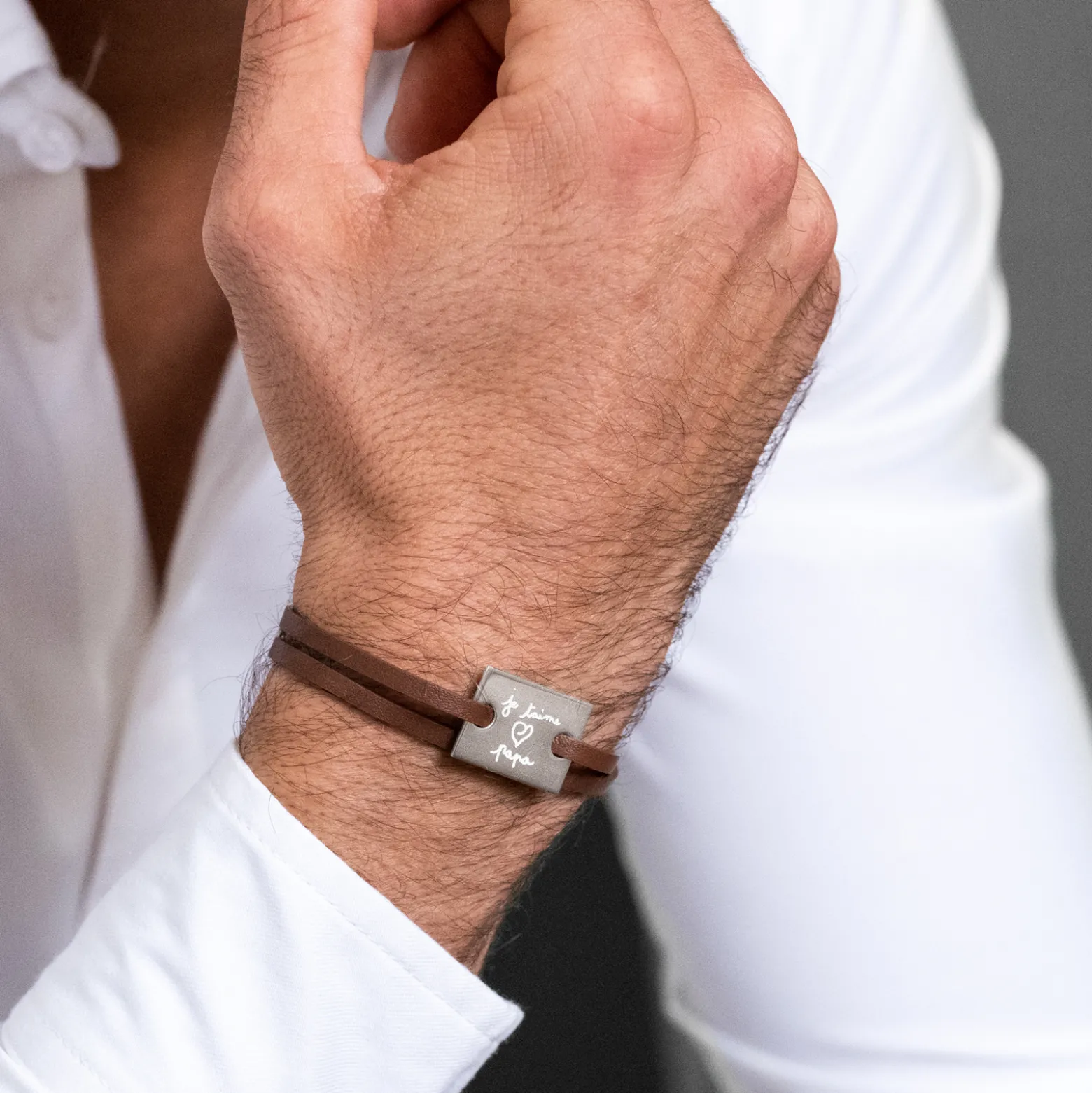 Bracelet homme personnalisé cuir médaille gravée argent rectangle 2 trous 23x16 mm