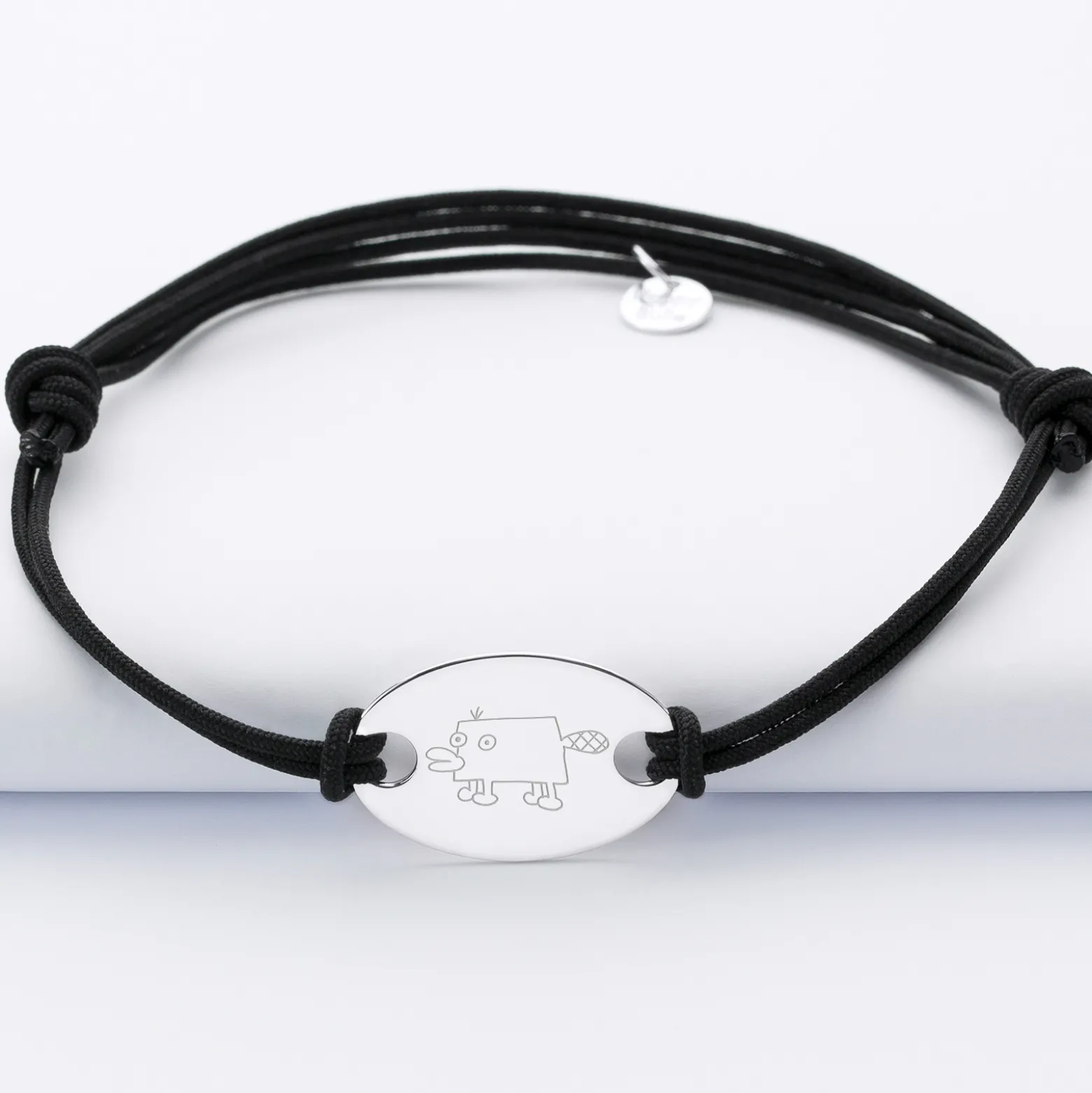 Bracelet homme personnalisé cordon doublé médaille gravée argent ovale 25x16 mm