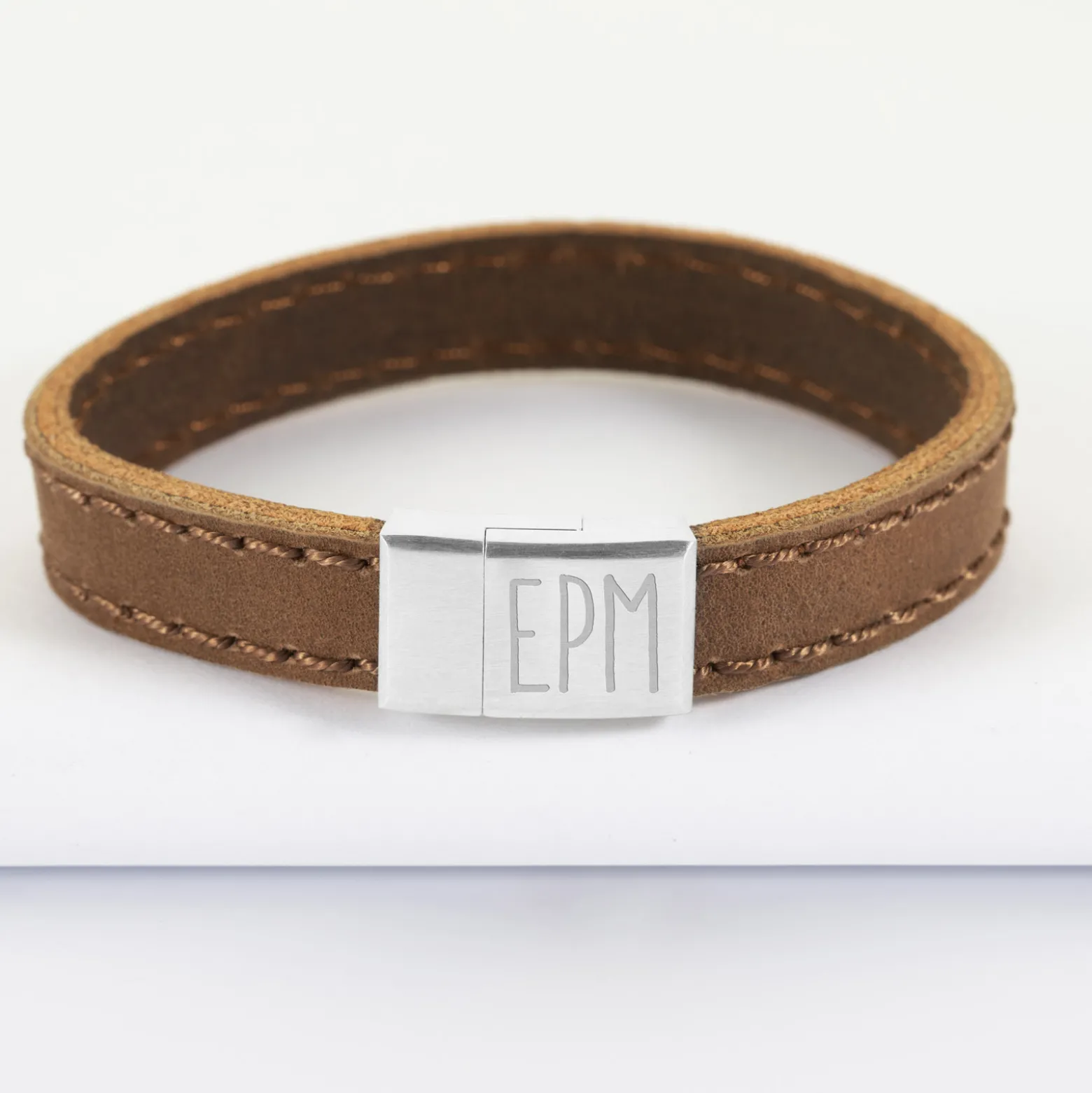 Bracelet homme personnalisé cuir fermoir gravé acier 15x15 mm