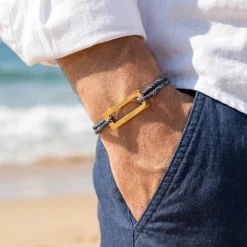 Bracelet homme personnalisé cordage marin simple médaille gravée acier doré rectangle évidé 32x14 mm
