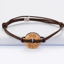 Bracelet homme personnalisé cordon double médaille gravée bois cible ronde 21 mm