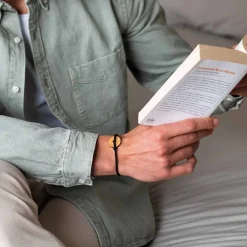 Bracelet homme personnalisé cordon double médaille gravée bois cible ronde 21 mm