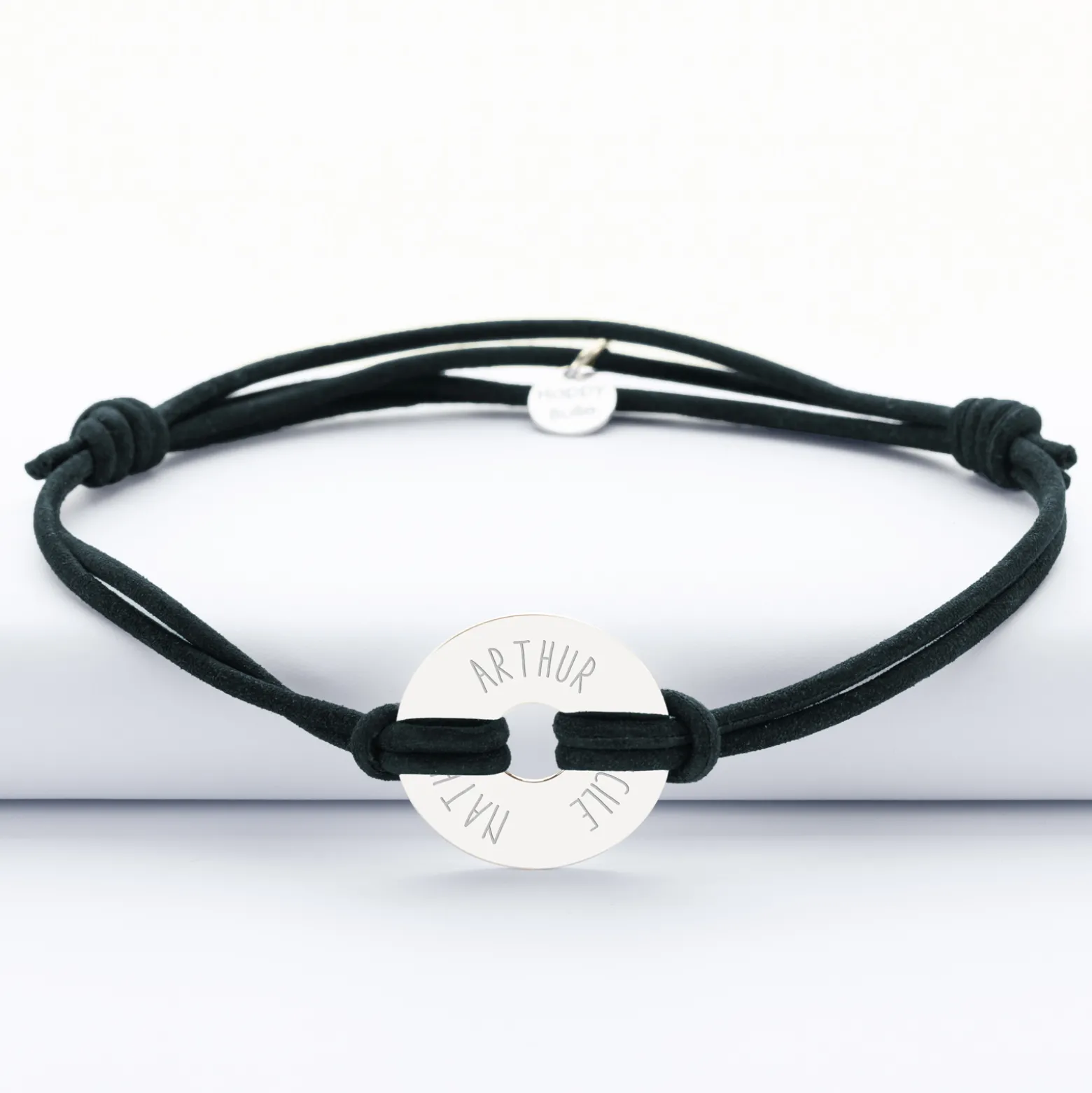 Bracelet homme personnalisé cordon cuir double médaille gravée cible argent 20 mm