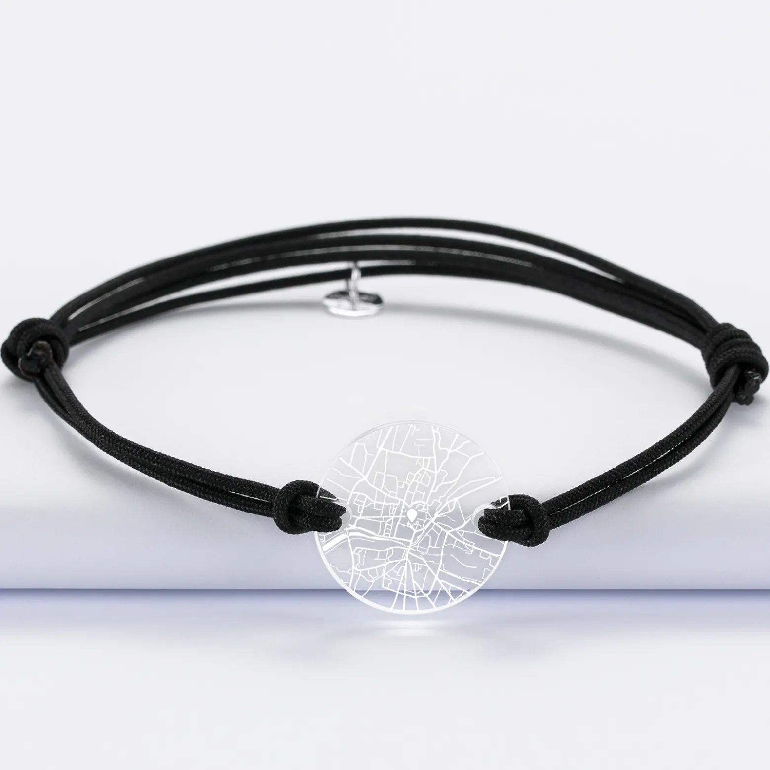 Bracelet homme personnalisé cordon double médaille gravée acrylique ronde 2 trous 21 mm "Géo map"