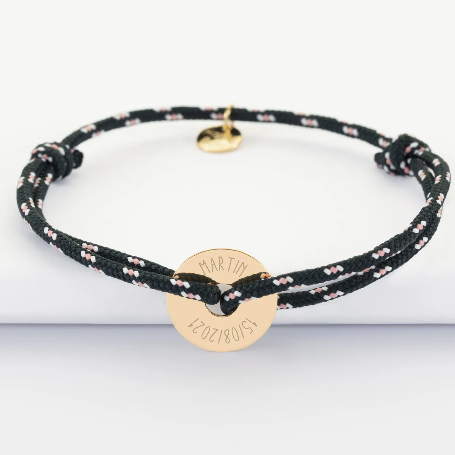 Bracelet homme personnalisé cordage marin simple médaille gravée plaqué or cible 16 mm