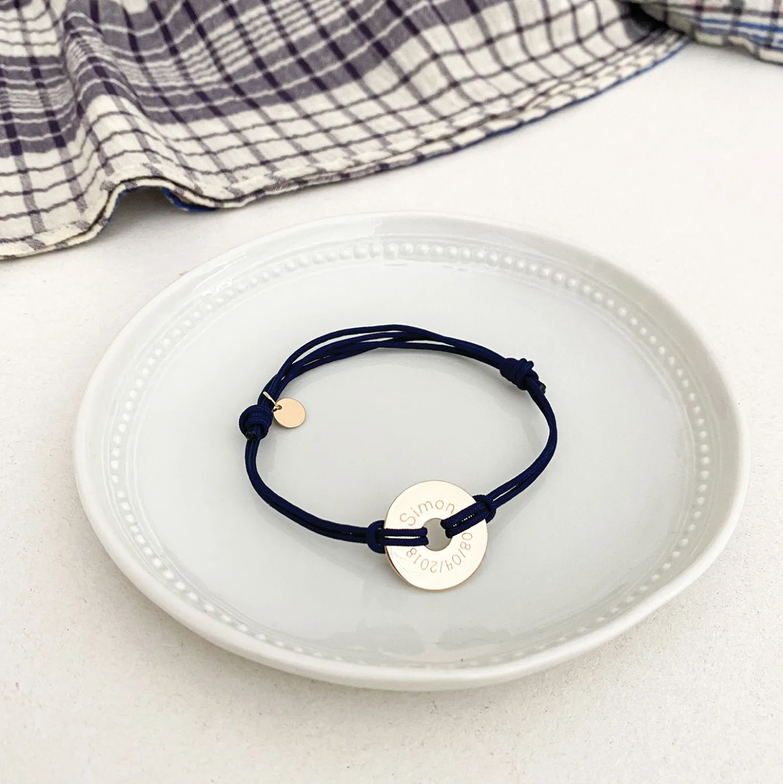 Bracelet homme personnalisé cordon double médaille gravée plaqué or cible 20 mm