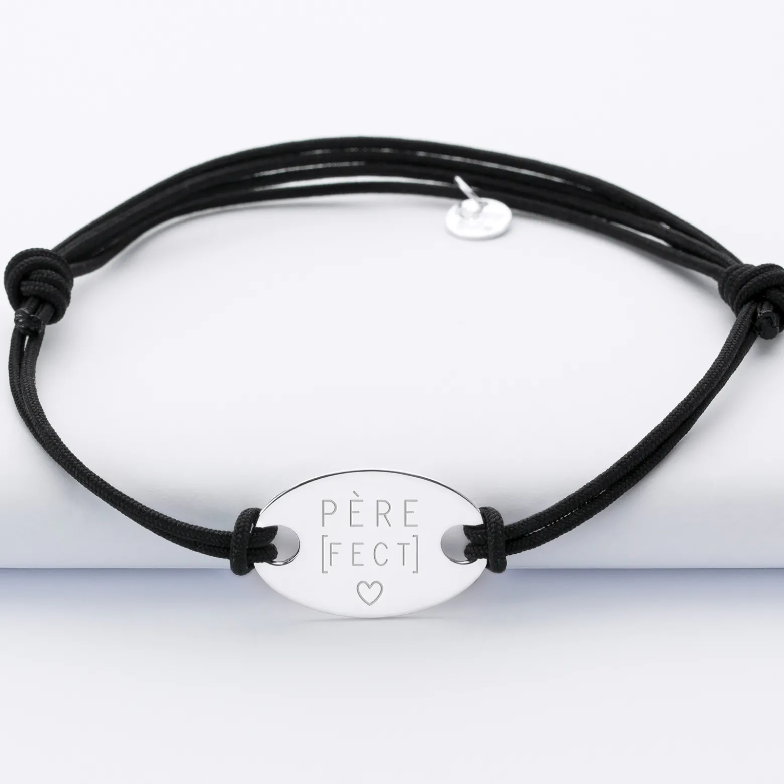 Bracelet homme tendance personnalisé cordon doublé médaille gravée argent ovale 25x16 mm