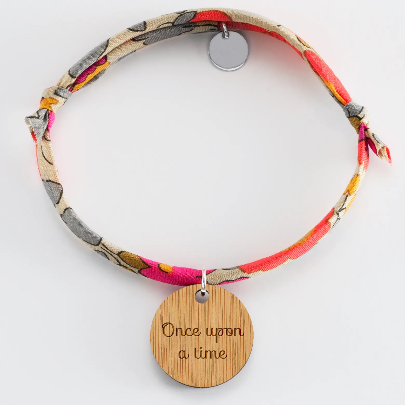Bracelet Liberty personnalisé médaille gravée bois dormeuse ronde 20 mm