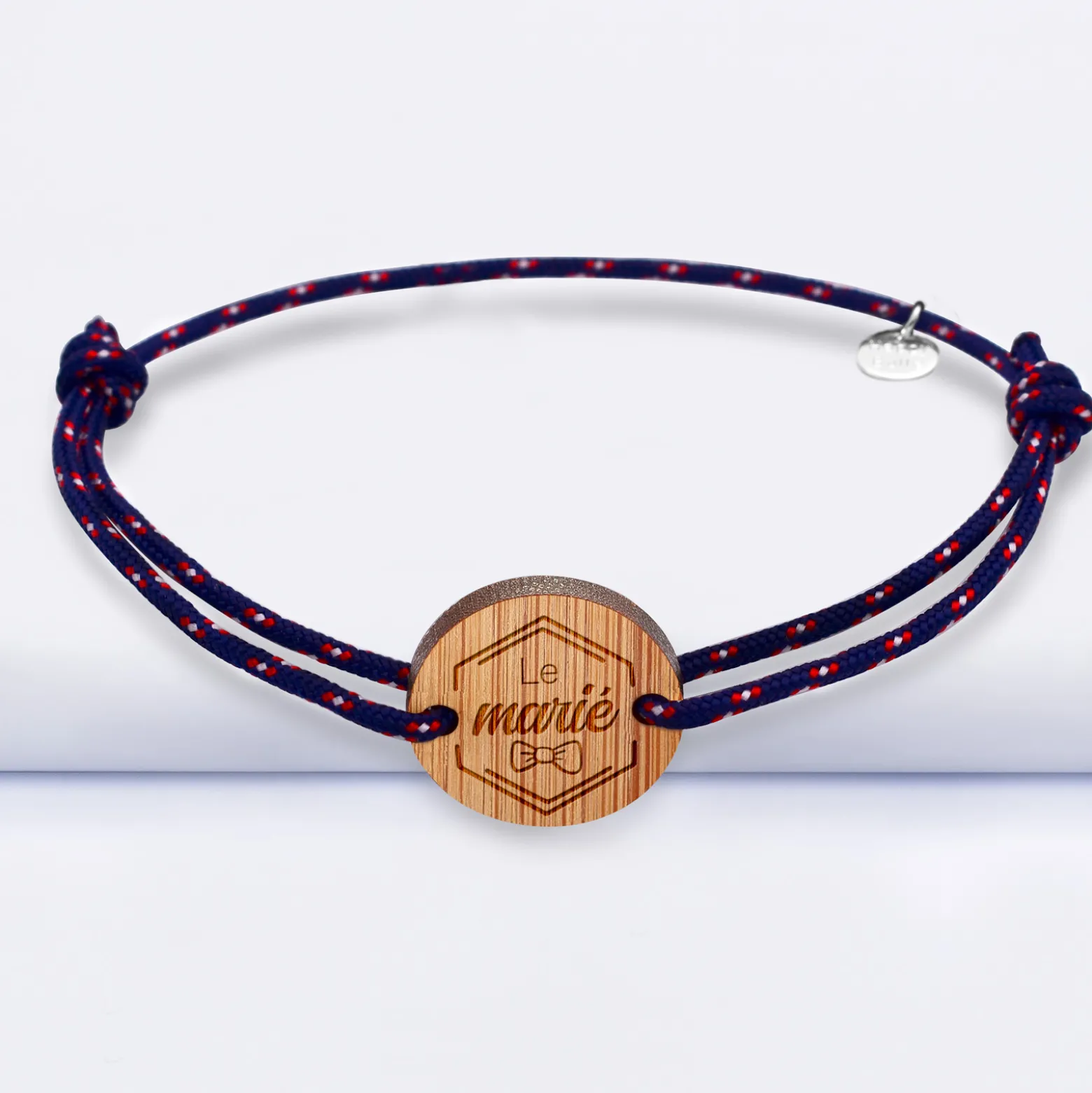 Bracelet Marié personnalisé cordage marin simple médaille gravée bois ronde 2 trous 21 mm