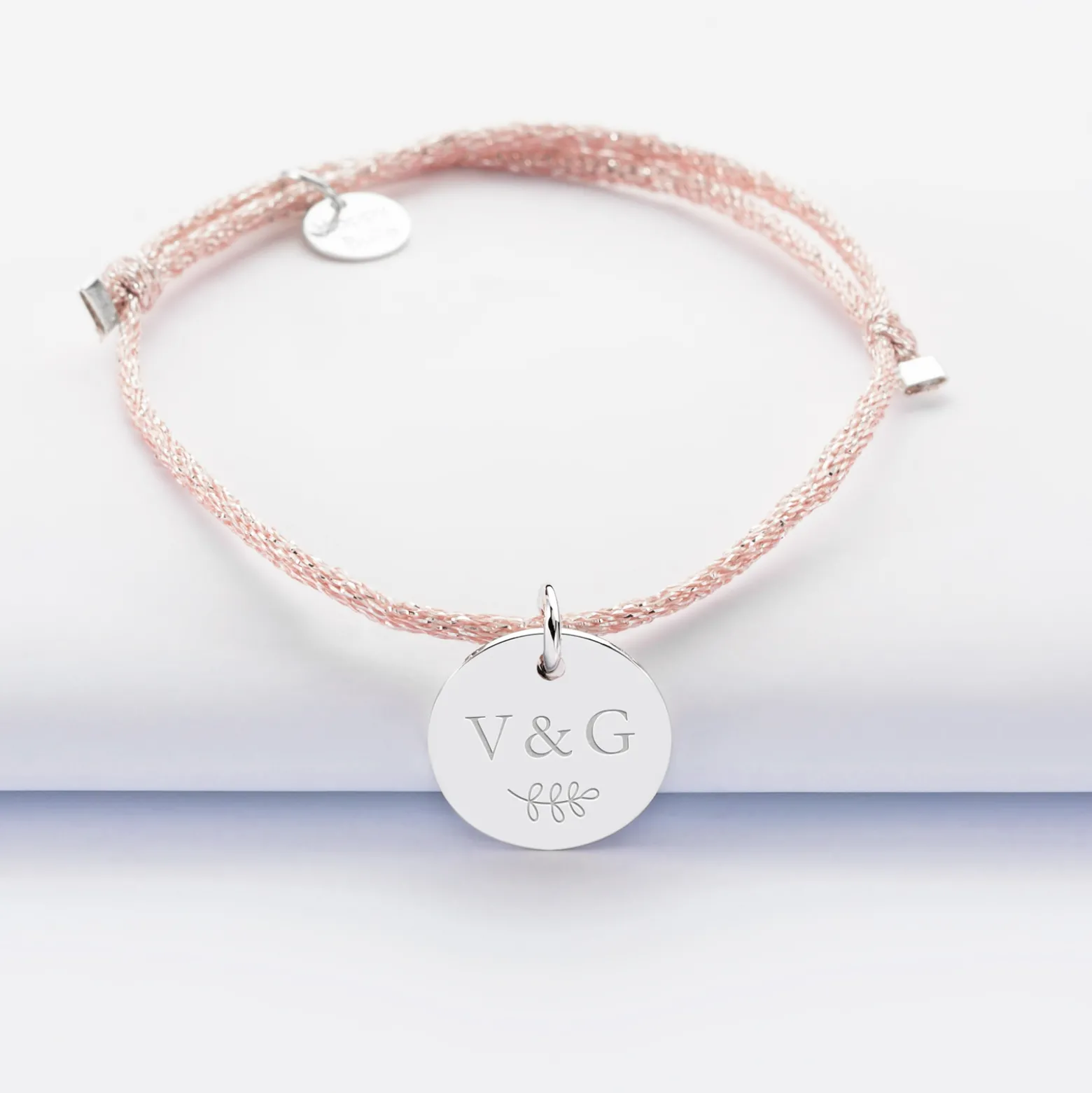 Bracelet Mariée personnalisé cordon pailleté médaille gravée argent 15 mm