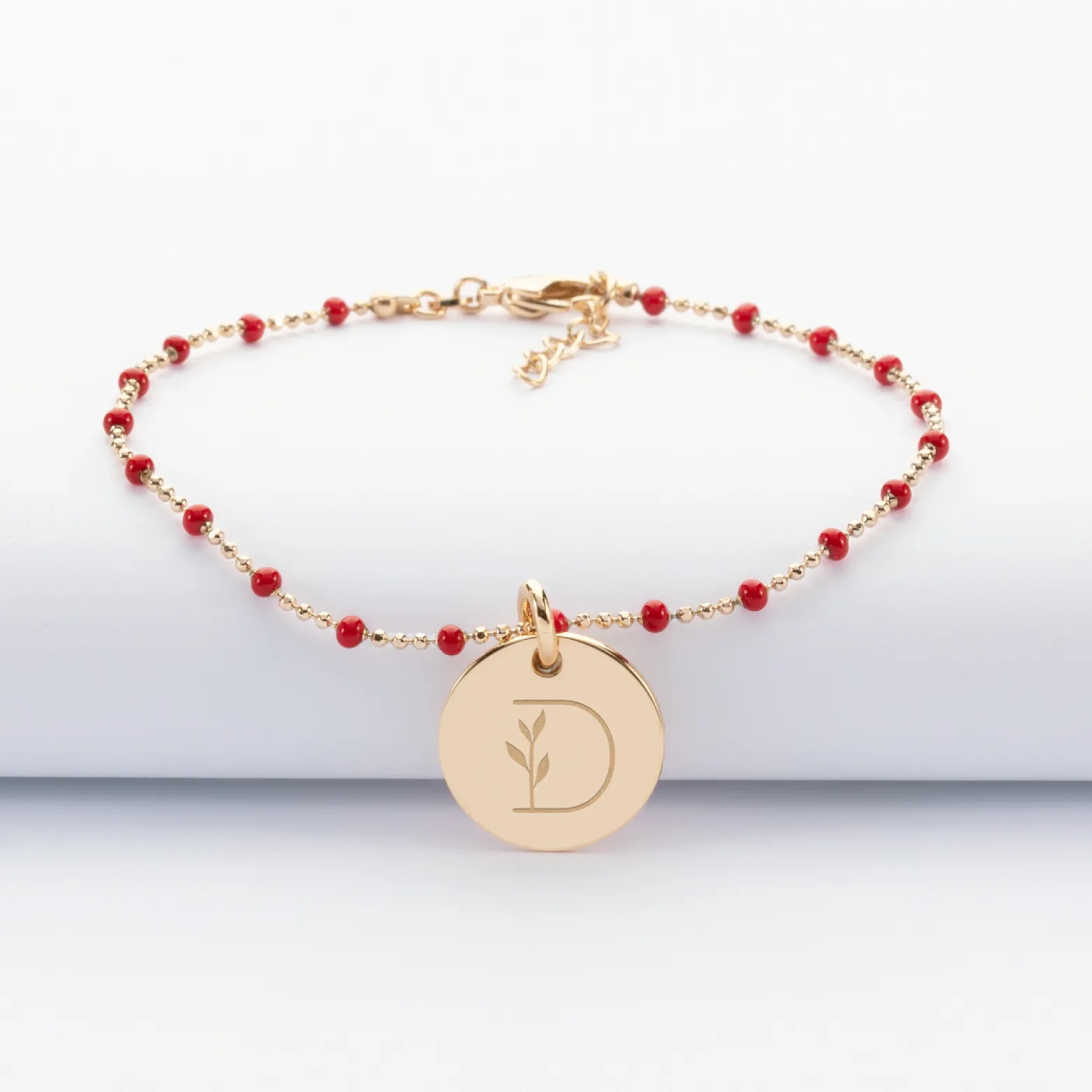 Bracelet perles colorées personnalisé médaille gravée plaqué or 15 mm