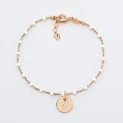 Bracelet perles colorées personnalisé médaille gravée plaqué or 10 mm