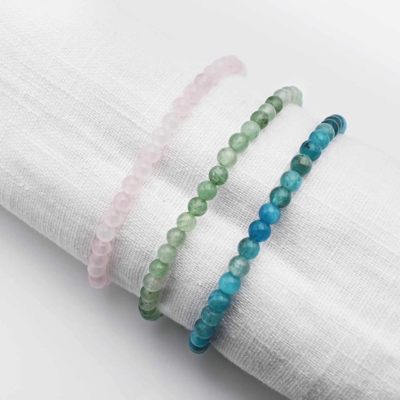 Bracelet perles élastique personnalisé médaille gravée plaqué or ronde 10 mm