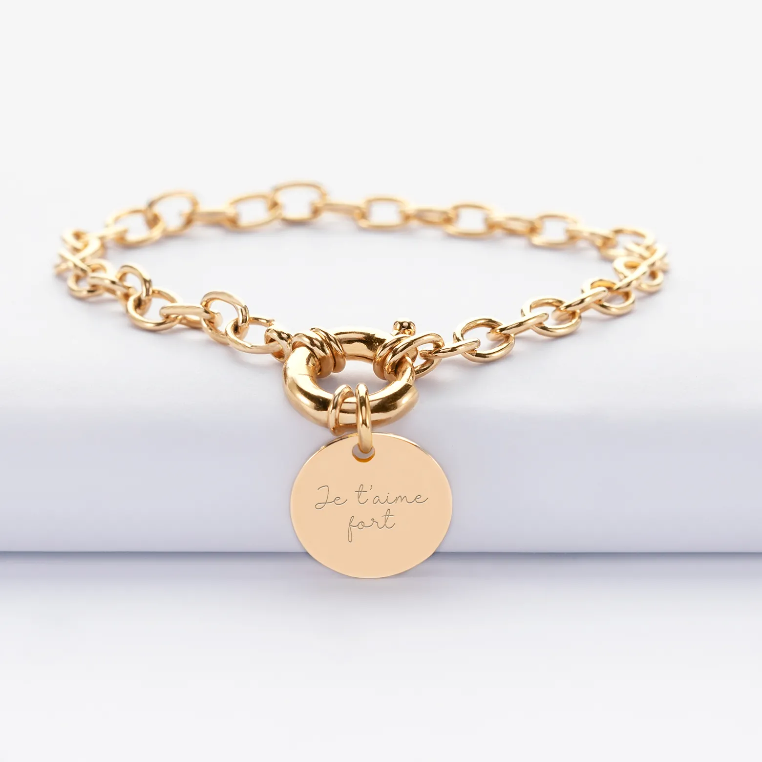 Bracelet personnalisé chaine fermoir marin médaille gravée plaqué or 15 mm