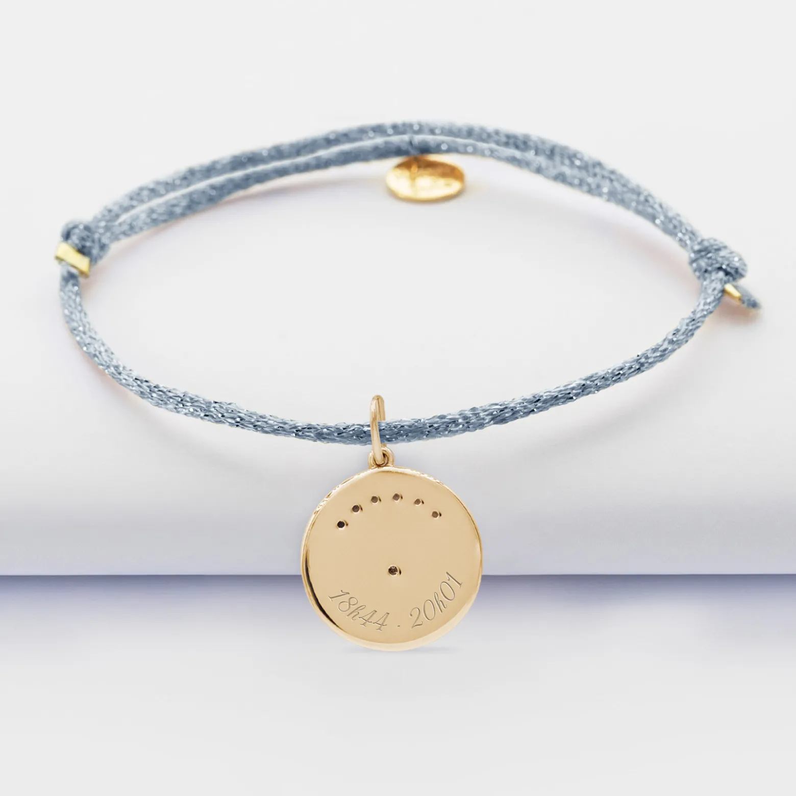Bracelet personnalisé cordon pailleté médaille Lune zircons crépuscule gravée plaqué or 16 mm