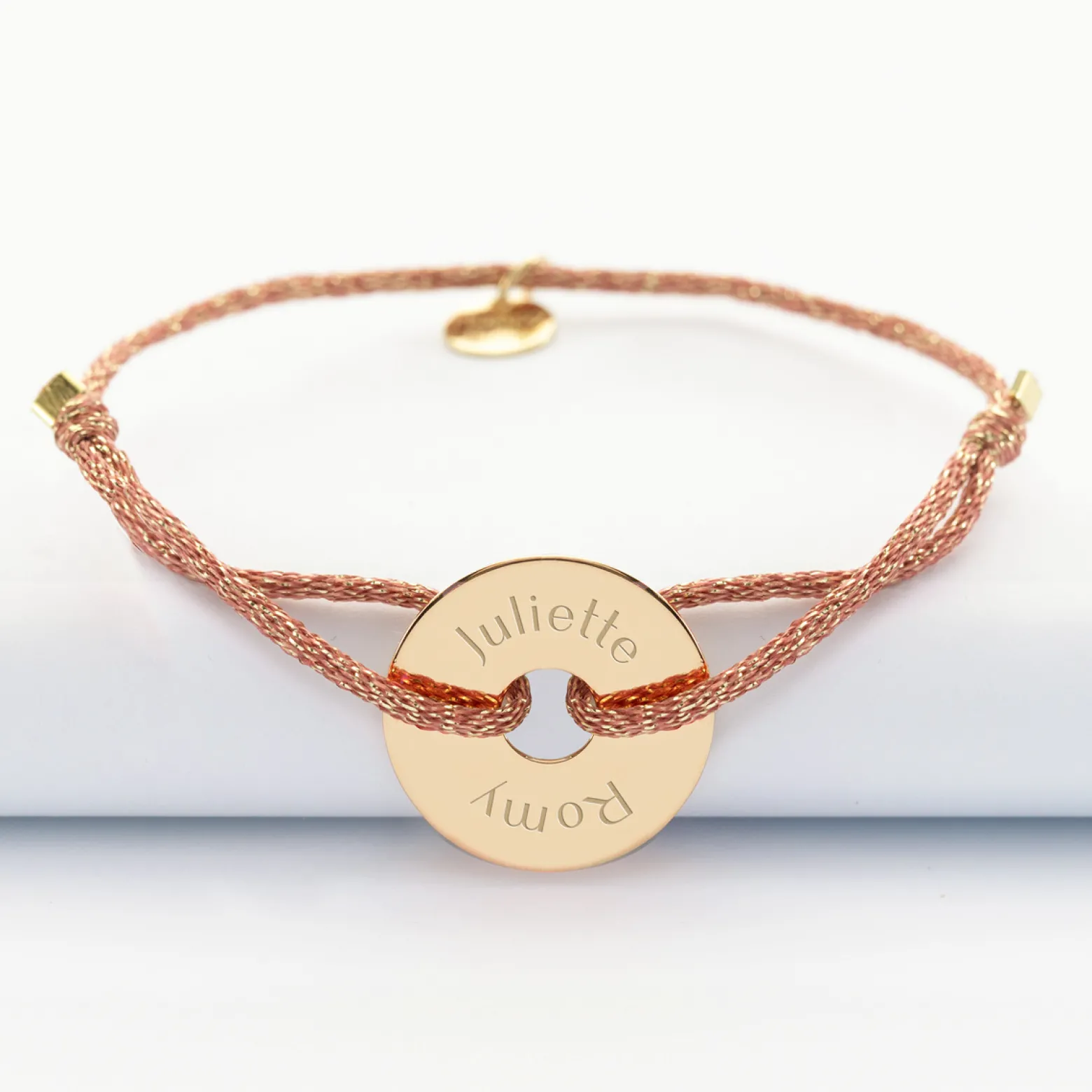 Bracelet personnalisé cordon pailleté médaille gravée plaqué or cible 20 mm