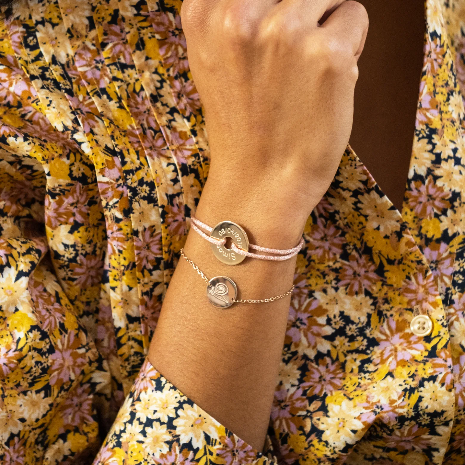 Bracelet personnalisé cordon pailleté médaille gravée plaqué or cible 20 mm