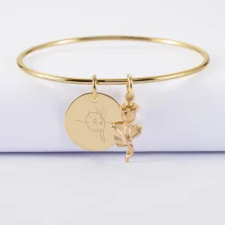 Bracelet personnalisé jonc plaqué or médaille gravée 19 mm et breloque rose 19 mm