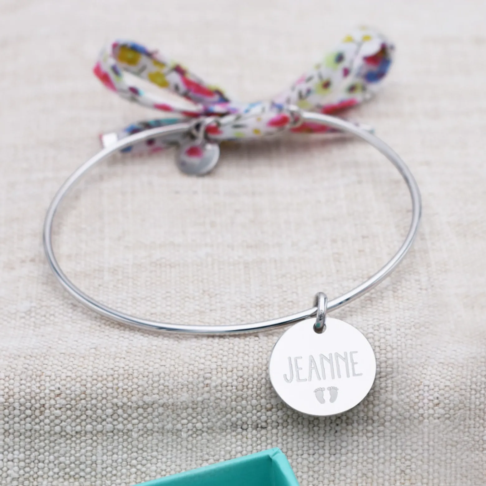Bracelet personnalisé jonc argent et cordon Liberty médaille gravée 15 mm