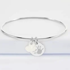 Bracelet personnalisé jonc argent médaille gravée 15 mm et breloque nacre 10 mm