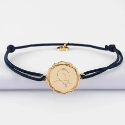Bracelet personnalisé médaille contour fleur gravée plaqué or 2 trous 18 mm