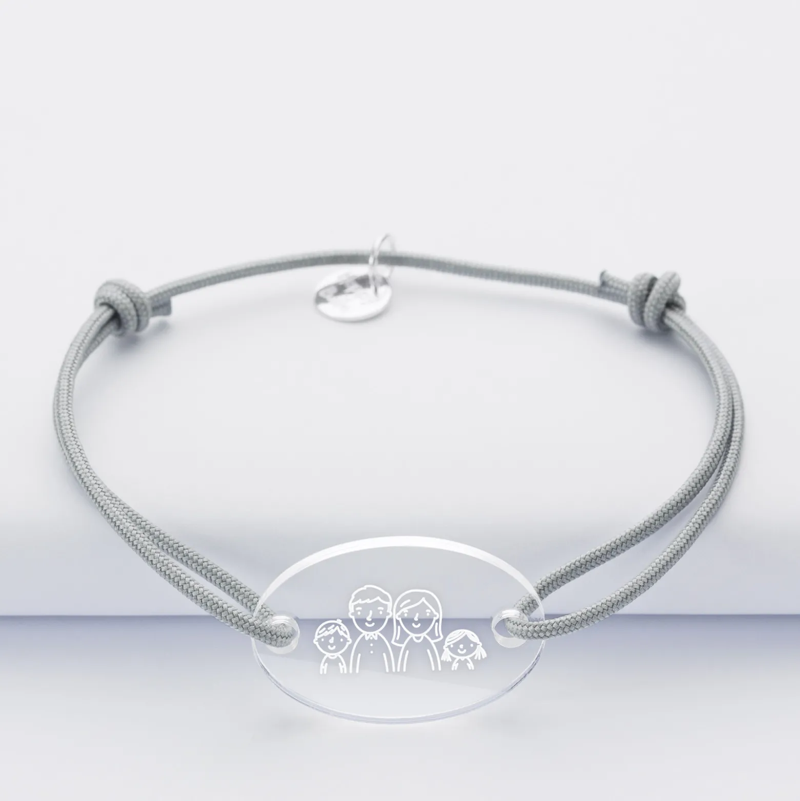 Bracelet personnalisé médaille gravée acrylique ovale 25x17 mm