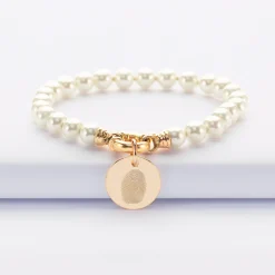 Bracelet personnalisé perles de Majorque fermoir marin médaille gravée plaqué or 15 mm