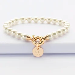 Bracelet personnalisé perles de Majorque fermoir marin médaille gravée plaqué or 10 mm