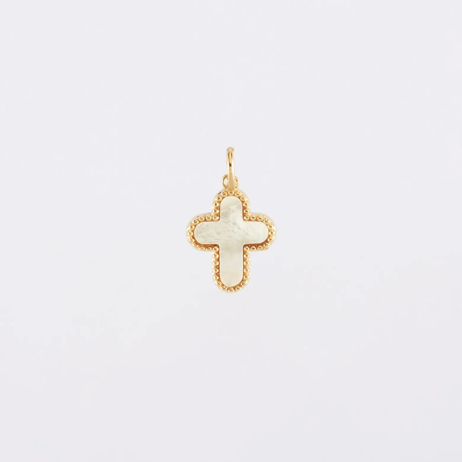 Breloque croix nacre plaqué or 16 mm