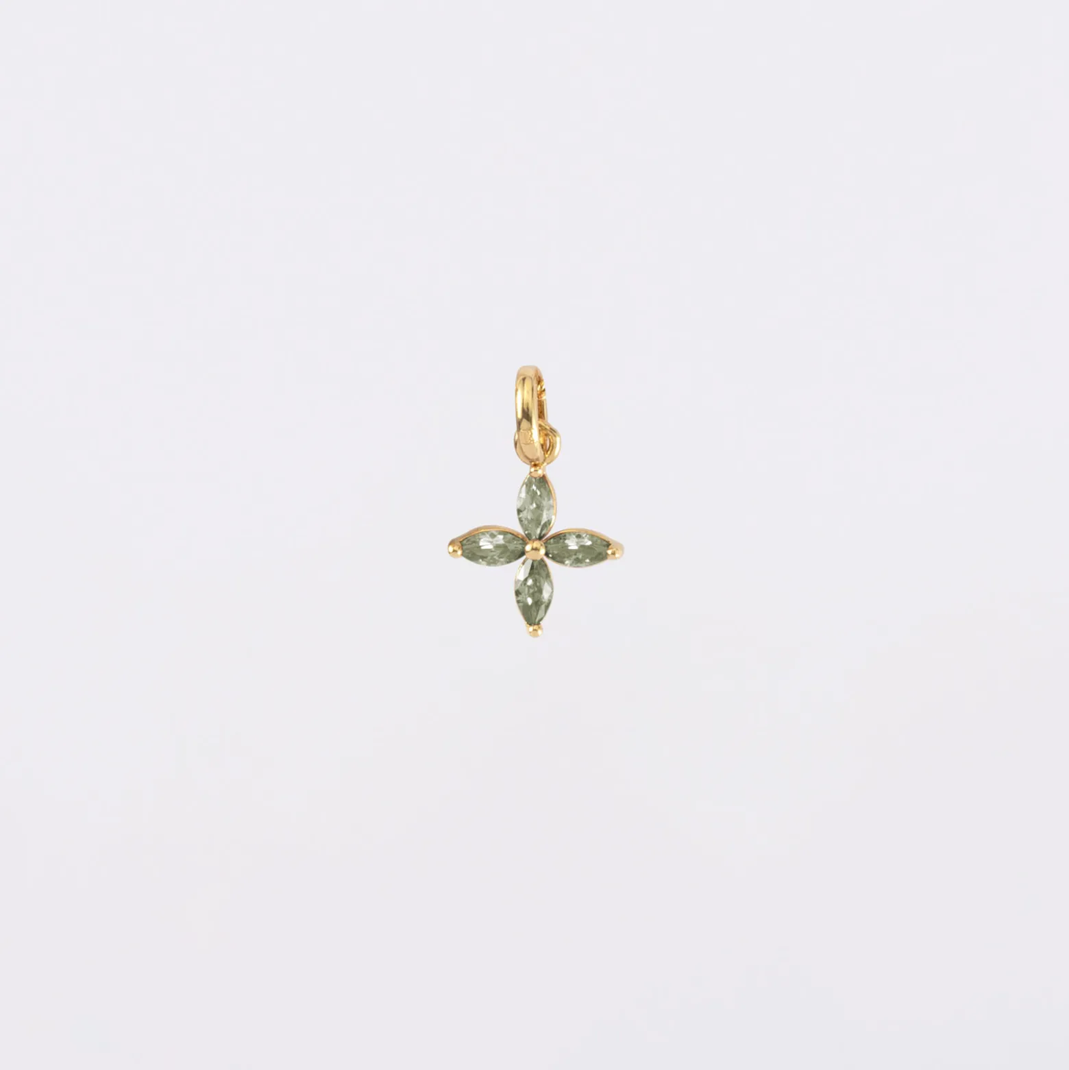 Breloque fleur pétales zircons plaqué or 10 mm