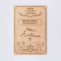 Cadre diplôme maîtresse personnalisé bois gravé 15x10 cm avec support - édition spéciale "Meilleure maîtresse"