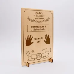 Cadre diplôme maîtresse personnalisé bois gravé 15x10 cm avec support - édition spéciale "Meilleure maîtresse"