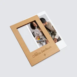 Cadre polaroïd personnalisé gravé bois aimanté petit format 68x97 mm